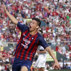 Pachuca anuncia a Fernando Ovelar como refuerzo