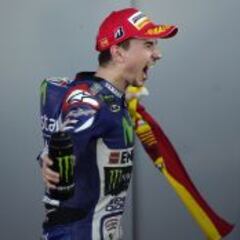 Lorenzo logra el título 45 del motociclismo español