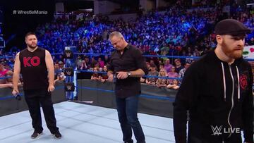 Kevin Owens y Sami Zayn masacraron a Shane McMahon