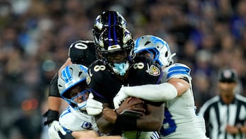 Los Lions capturaron siete veces a Lamar Jackson y la ofensiva de Detroit marchó a placer para anotar cinco touchdowns.