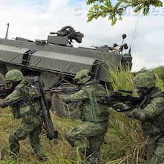 El pequeño estado que tiene una fuerza militar tan grande que tuvo que secar 800 hectáreas de mar para su ejército