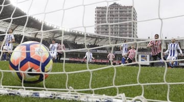 Raúl García scores from the penalty spot at Anoeta