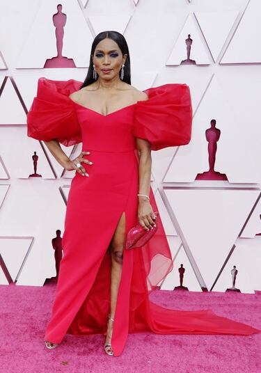 Who were the best dressed actresses and actors at the 2021 Oscars?