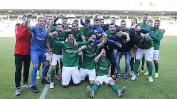 El Racing de Ferrol se proclamó campeón de su grupo de Tercera División.