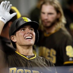 Luis Urías conecta el primer cuadrangular de su carrera