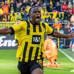 Moukoko reina en el Ruhr