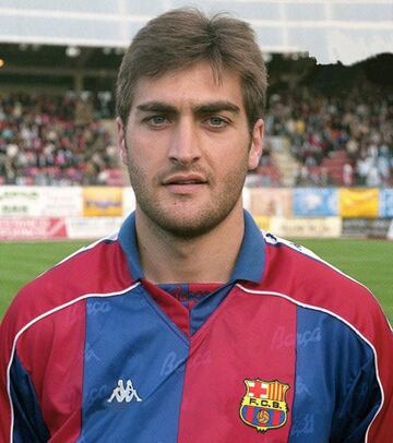 Defendi¨® la camiseta del Osasuna desde 1990 hasta 1995. Visti¨® la camiseta del Barcelona tan s¨®lo en 1995.