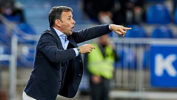Javier Calleja, míster del Alavés.