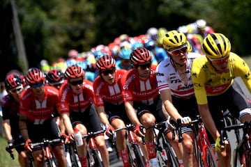 Thomas de Gendt se llevó la victoria en la etapa 8 del Tour de Francia. Julian Alaphilippe es el nuevo líder de la general y los colombianos se mantienen en el top 15 de la clasificación. 