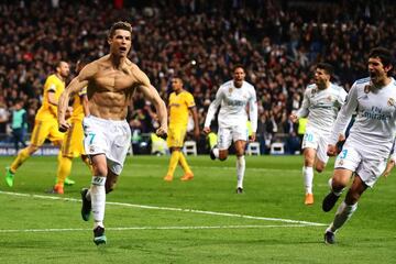 Cristiano Ronaldo celebrates his goal.