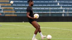 Sekou en un entrenamiento del Málaga