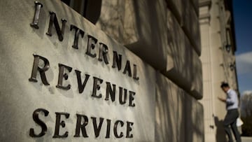 Entrada de las oficinas del IRS v&iacute;a Getty Images.