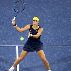 Muguruza gana a Begu a medio gas y se enfrentará a Anisimova