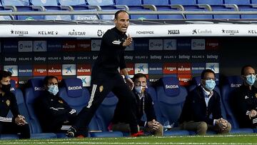 Banquillos al rojo vivo en Segunda