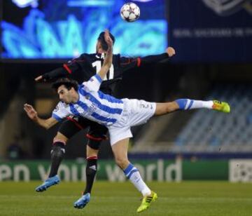 Emre Can y Carlos Martínez.