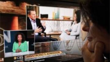 Retransmisi&oacute;n de la entrevista de Lance Armstrong con Oprah Winfrey por televisi&oacute;n. 