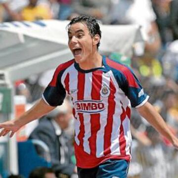 <b>PRETENDIDO. </b>Omar Bravo podría formar con Guardado la conexión mexicana del Deportivo.