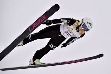 12th win gives Takanashi third world crown