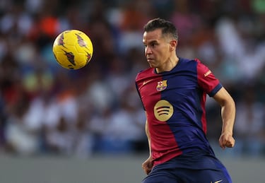 Javier Saviola durante el Clásico de Leyendas en Puerto Rico entre Real Madrid y Barcelona en el Estadio Juan Ramón Loubriel​ en Bayamón.