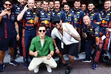 Tom Holland y Neymar durante el Gran Premio de Mónaco de la Fórmula 1.