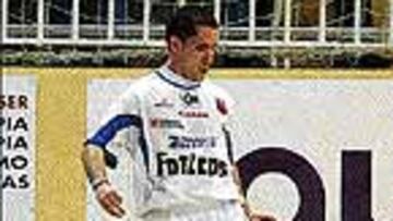 <b>DEBUTANTE.</B> Justo Cáceres, por fin, vestirá la camiseta española.