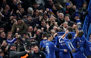 1-0. Willian celebró el primer gol.