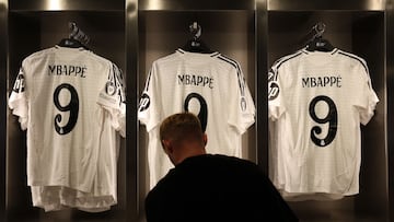 El Real Madrid ha puesto en venta el jersey de Mbappé. Te contamos cómo y dónde comprarlo.