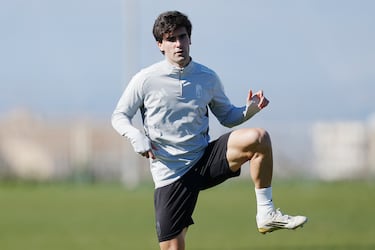 El escaso fondo de armario penaliza al Granada