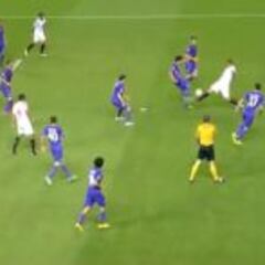 El Sevilla reclamó penalti por patada de Savic a Krychowiak