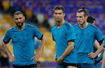 Los niños irrumpen en el entreno del Madrid en Kiev