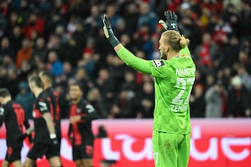 Zentner, portero del Mainz, pide perdón a su afición tras fallar en el 2-1.