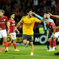 Guedes vuelve al Benfica con gol