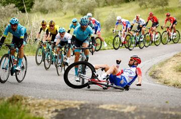 Caída de Olivier Le Gac durante la cuarta etapa del Giro de Italia entre Orbetello y Frascati 