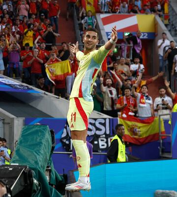 Ferrán Torres celebra su gol ante la selección de Albania.