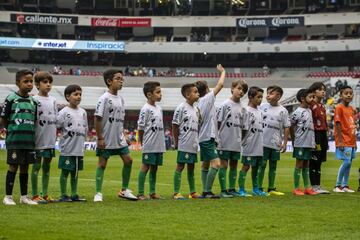 Los niños protagonizaron los protocolos de la jornada 16