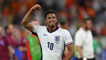 Cuatro futbolistas de 21 años o menos iniciaron como titulares en el choque entre Países Bajos e Inglaterra, hecho insólito en la Euro.