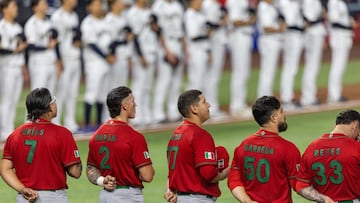 (L-R); Julio Urias N-7, Jarren Duran N.2, Javier Assad N-77 of Mexico during the game Japan vs Mexico, corresponding to the Semifinals of the 2023 World Baseball Classic, at LoanDepot Park, Miami, Florida, on March 20, 2023.
<br><br>
(I-D); Julio Urias N-7, Jarren Duran N.2, Javier Assad N-77 de Mexico durante el juego Japan vs Mexico, correspondiente a Semifinales del Clasico Mundial de Beisbol 2023, el el LoanDepot Park, Miami, Florida, el 20 de Marzo de 2023.