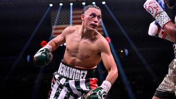 LAS VEGAS, NEVADA - NOVEMBER 25: David Benavidez (L) fights with Demetrius Andrade in a WBC super middleweight title fight at Michelob ULTRA Arena on November 25, 2023 in Las Vegas, Nevada. Benavidez retained his title with a TKO.   David Becker/Getty Images/AFP (Photo by David Becker / GETTY IMAGES NORTH AMERICA / Getty Images via AFP)