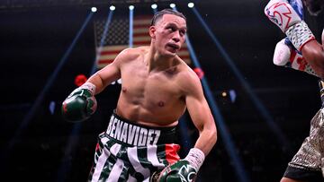 LAS VEGAS, NEVADA - NOVEMBER 25: David Benavidez (L) fights with Demetrius Andrade in a WBC super middleweight title fight at Michelob ULTRA Arena on November 25, 2023 in Las Vegas, Nevada. Benavidez retained his title with a TKO. David Becker/Getty Images/AFP (Photo by David Becker / GETTY IMAGES NORTH AMERICA / Getty Images via AFP)