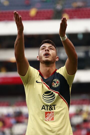 Las ‘Aguilas’ le regalaron un triunfo a su afición con el triunfo 3-0 ante Atlas en la cancha del Estadio Azteca. La alegría volvió a El Nido con sus inquilinos originales gracias a los goles de Guido Rodríguez y Mateus Uribe. Sin embargo, la entrada que presentaron los azulcremas fue considerablemente menor a la que tuvo Cruz Azul en su presentación. 45 mil aficionados llevó ‘La Máquina’ contra 25 mil de los americanistas (según cifra oficial de la Liga MX).