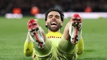 Soccer Football - Premier League - Arsenal v Chelsea - Emirates Stadium, London, Britain - March 1, 2026 Arsenal's David Raya celebrates after Jurrien Timber scores their second goal Action Images via Reuters/Andrew Boyers EDITORIAL USE ONLY. NO USE WITH UNAUTHORIZED AUDIO, VIDEO, DATA, FIXTURE LISTS, CLUB/LEAGUE LOGOS OR 'LIVE' SERVICES. ONLINE IN-MATCH USE LIMITED TO 120 IMAGES, NO VIDEO EMULATION. NO USE IN BETTING, GAMES OR SINGLE CLUB/LEAGUE/PLAYER PUBLICATIONS. PLEASE CONTACT YOUR ACCOUNT REPRESENTATIVE FOR FURTHER DETAILS..