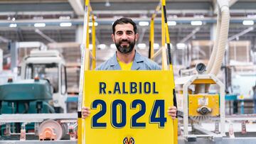 El Villarreal anuncia la continuidad de Albiol un año más