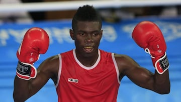 Yuberjen Martínez celebrando su medalla de oro en boxeo en los Juegos Centroamericanos y del Caribe Barranquilla 2018
