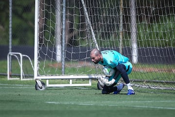 El arquero de Gremio de Brasil es el noveno con 4.230 minutos.