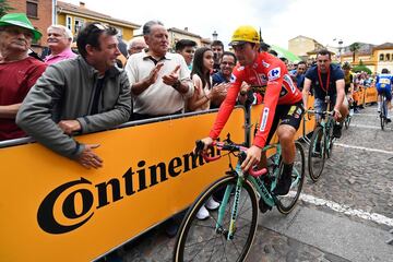 Primoz Roglic antes del comienzo de la 20ª etapa de la Vuelta España 2019. 