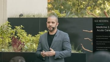 In an interview, the specialist recommends taking nicotinamide riboside, though he stresses that it should not be used without medical supervision.