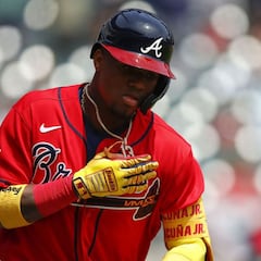 Ronald Acuña abandonó juego de los Braves con lesión en el abdomen