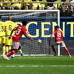 Coco saca su cañón del baúl de los recuerdos