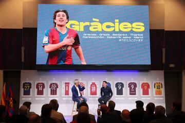 El delantero de Linyola deja al fútbol después de jugar en siete países y el Barça le abre la puerta como gestor deportivo. Jugará su último partido con la selección catalana.