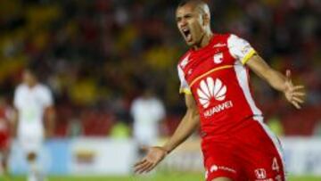 Sergio Otálvaro, lateral derecho de Santa Fe.